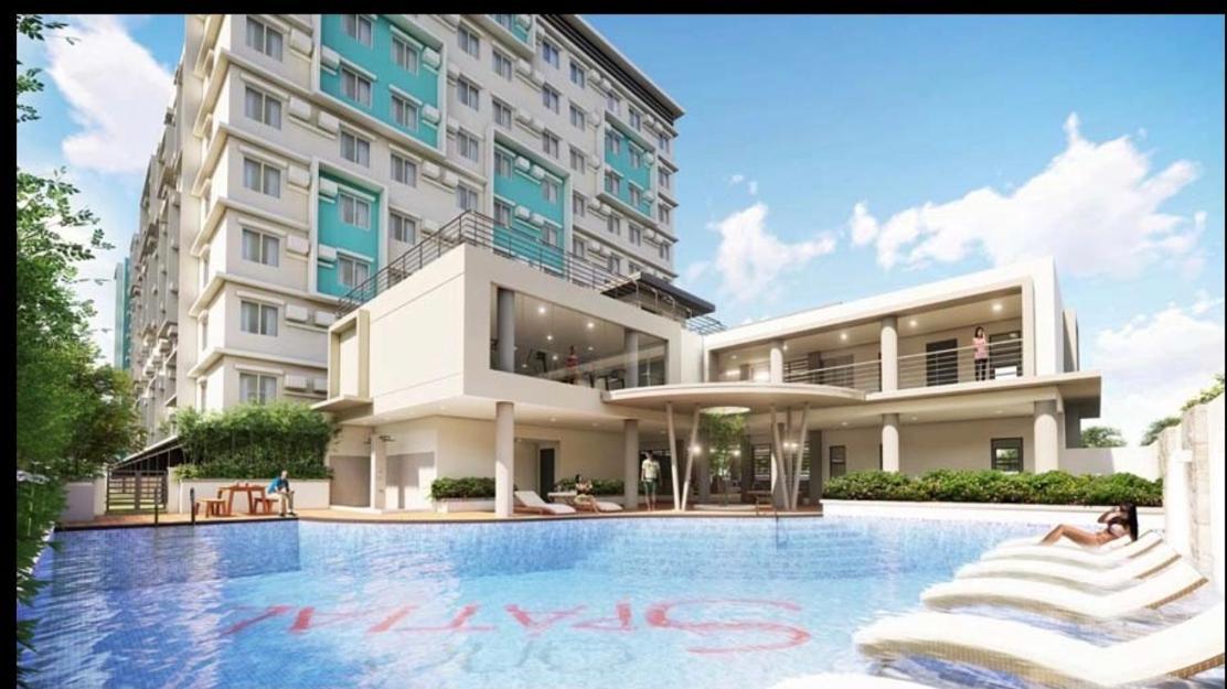 One Spatial Two Bedroom Condominium Unit With Pool And Gym Free Netflix And Wifi イロイロ エクステリア 写真