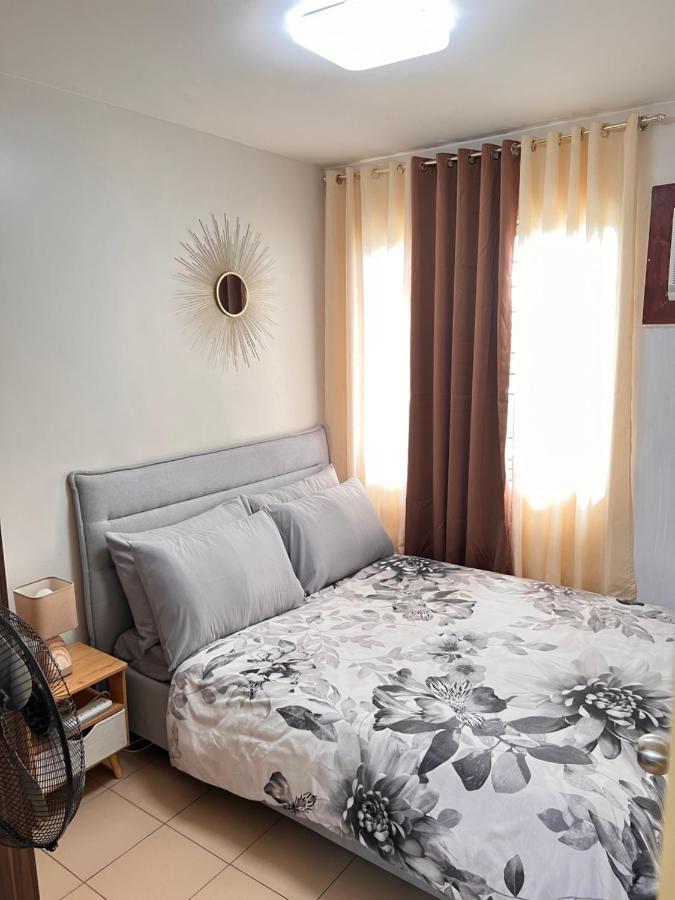 One Spatial Two Bedroom Condominium Unit With Pool And Gym Free Netflix And Wifi イロイロ エクステリア 写真
