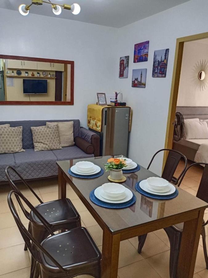 One Spatial Two Bedroom Condominium Unit With Pool And Gym Free Netflix And Wifi イロイロ エクステリア 写真